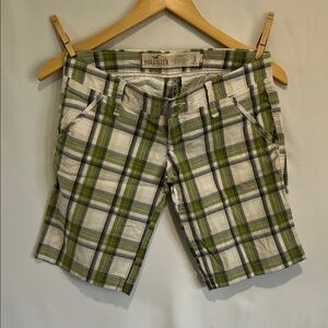 Hollister Women's Plaid Shorts in Green and White